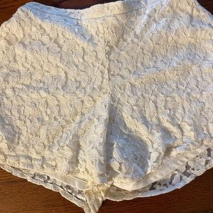 MUDD ivory lacy skort